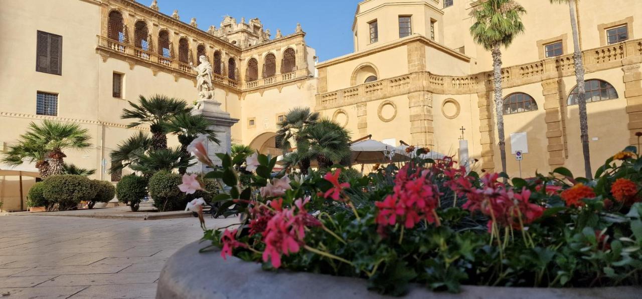 Bed and Breakfast In Piazza Мадзара-дель-Валло Екстер'єр фото